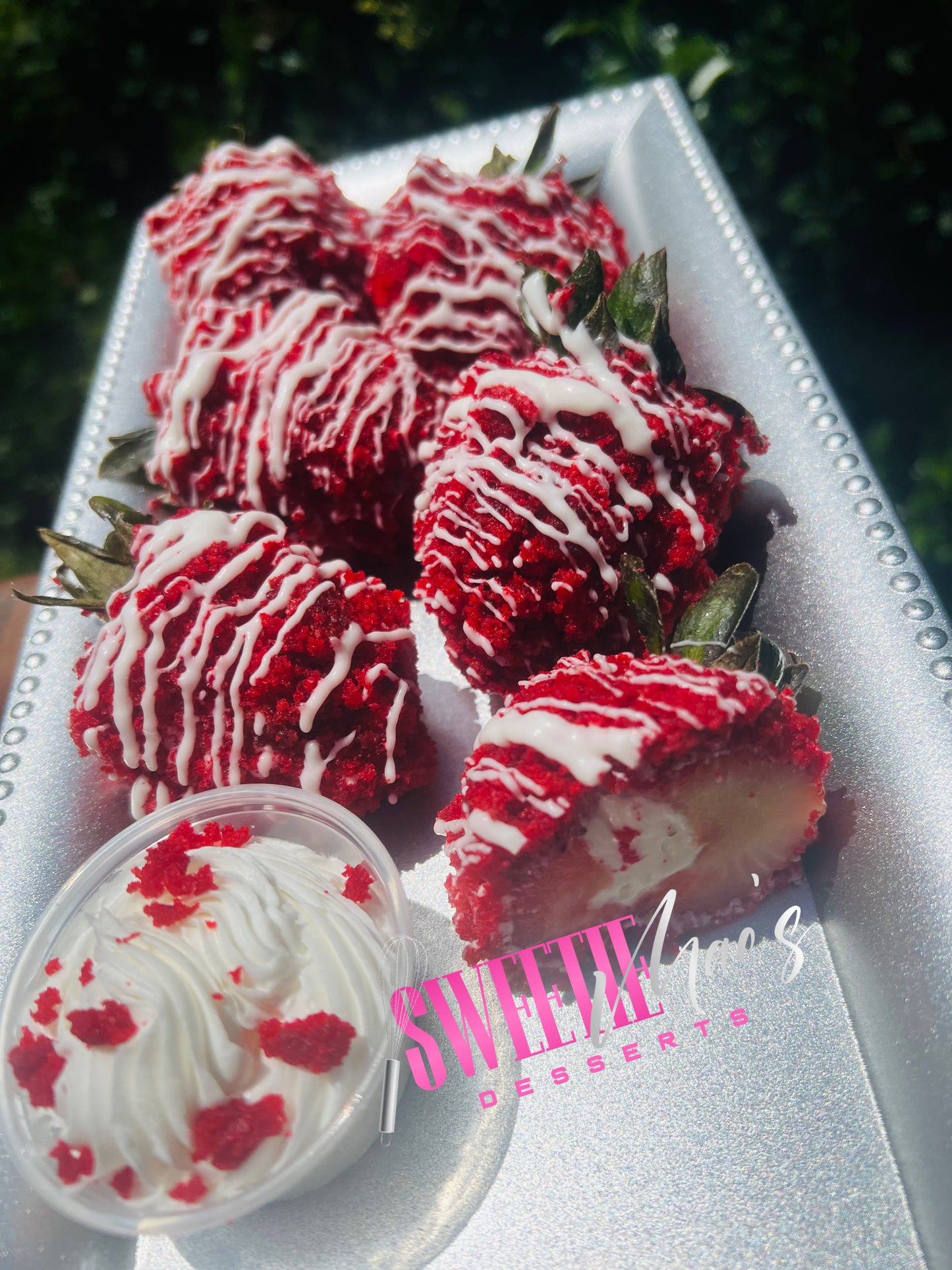 Red Velvet Cheesecake Stuffed Strawberries